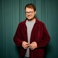 Maxi Gstettenbauer – KOMPLETT ABSURD